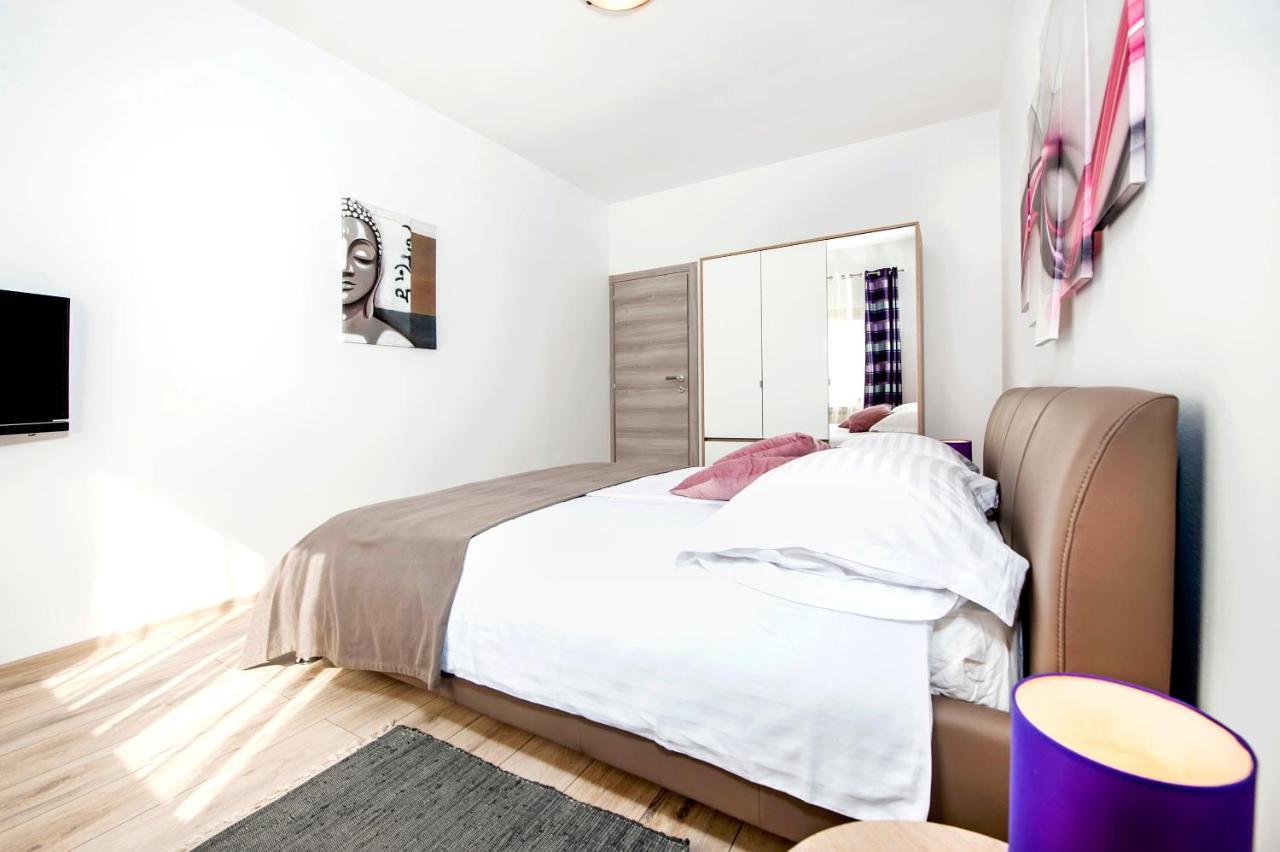 Apartments Euphemia 로비니 외부 사진