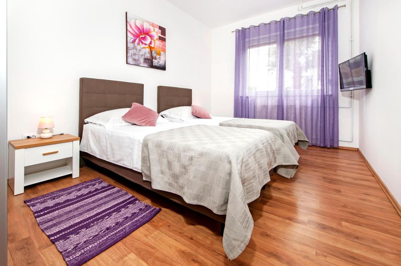 Apartments Euphemia 로비니 외부 사진