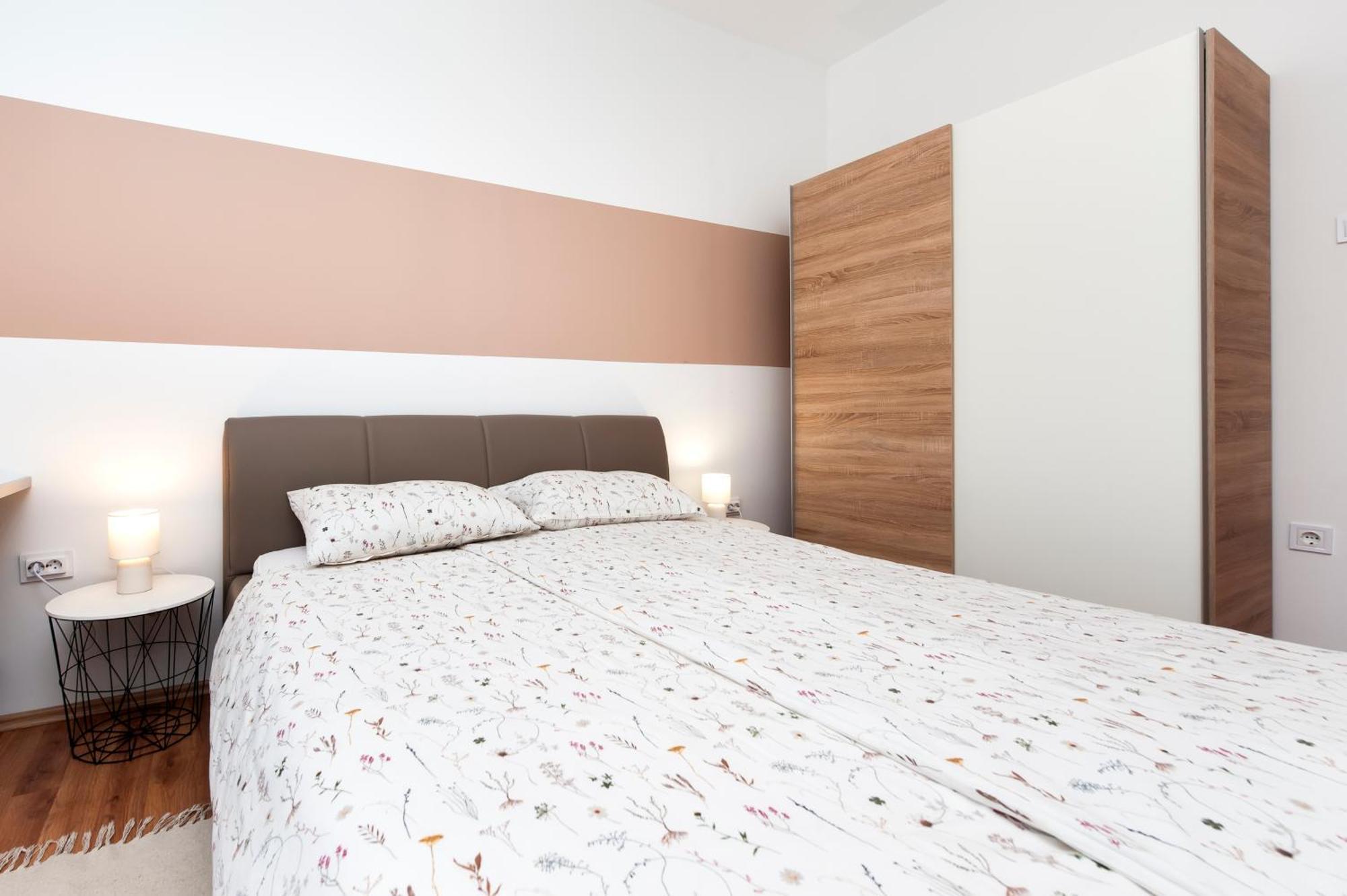 Apartments Euphemia 로비니 외부 사진